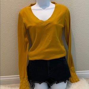 Vneck long sleeved top